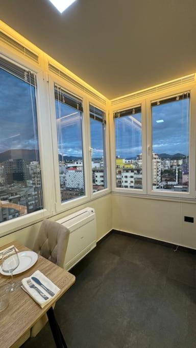 Peace And Love Luxury Apartment In Center, New Bazaar 2 地拉那 外观 照片